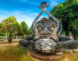 Lais Puzzle - Erstaunliche Aussicht auf Mythologie und religiöse Statuen im Wat Xieng Khuan Buddha Park. Vientiane, Laos - 40, 100, 200, 500, 1.000 & 2.000 Teile