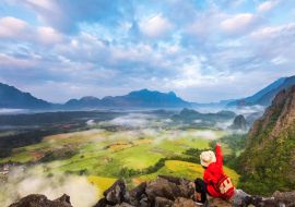 Lais Puzzle - Die Natur ist noch rein und schön in Vang Vieng, Laos - 1.000 Teile