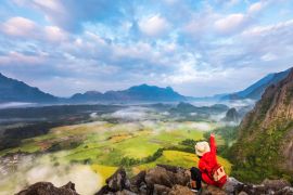 Lais Puzzle - Die Natur ist noch rein und schön in Vang Vieng, Laos - 2.000 Teile