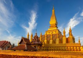 Lais Puzzle - Pha That Luang ist eine goldene große buddhistische Stupa und das wichtigste Nationaldenkmal in Laos und Nationalsymbol, Vientiane, Laos - 1.000 Teile
