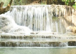 Lais Puzzle - Kuang Si Wasserfall und Teiche im tropischen Regenwald in Laos - 1.000 Teile