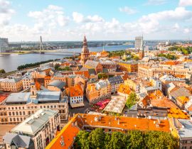 Lais Puzzle - Panoramablick aus der Luft auf die Altstadt von Riga, Lettland - 40, 100, 200, 500, 1.000 & 2.000 Teile