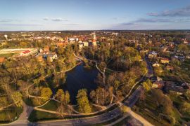 Lais Puzzle - Cesis Stadt im Abendlicht, Lettland - 2.000 Teile