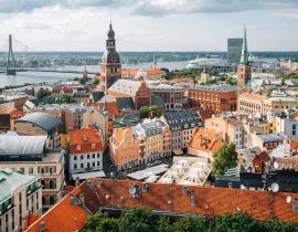 Lais Puzzle - Panoramablick auf die Altstadt von Riga von der Sternwarte der St. Peterskirche in Lettland - 40, 100, 200, 500, 1.000 & 2.000 Teile