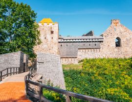 Lais Puzzle - Burg des Livländischen Ordens, Ruinen in Sigulda, Lettland - 40, 100, 200, 500, 1.000 & 2.000 Teile
