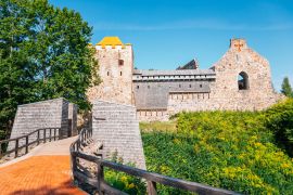 Lais Puzzle - Burg des Livländischen Ordens, Ruinen in Sigulda, Lettland - 2.000 Teile