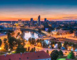 Lais Puzzle - Vilnius, Litauen, Europa. Sonnenuntergang Stadtbild. Modernes Bürogebäude - 40, 100, 200, 500, 1.000 & 2.000 Teile
