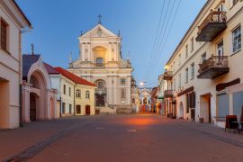 Lais Puzzle - Vilnius. Altes Stadttor in der Morgendämmerung - 2.000 Teile