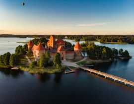 Lais Puzzle - Luftaufnahme der Burg der Insel Trakai in Trakai, Litauen - 40, 100, 200, 500, 1.000 & 2.000 Teile