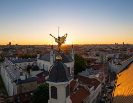 Lais Puzzle - Luftaufnahme des Sonnenuntergangs in der sonnigen Altstadt von Vilnius - 40, 100, 200, 500, 1.000 & 2.000 Teile