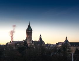 Lais Puzzle - Die Skyline über dem Petrus-Tal in Luxemburg-Stadt - 40, 100, 200, 500, 1.000 & 2.000 Teile