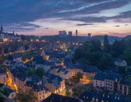 Lais Puzzle - Sonnenaufgang über dem alten Teil von Luxemburg-Stadt - Grund - 40, 100, 200, 500, 1.000 & 2.000 Teile