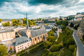 Lais Puzzle - Panoramablick auf die Stadt Luxemburg, an einem bewölkten Tag - 2.000 Teile