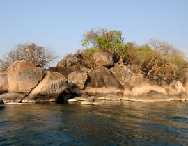 Lais Puzzle - Eine schöne und typische Felsgruppe am Rande des Malawi-Sees - 40, 100, 200, 500, 1.000 & 2.000 Teile