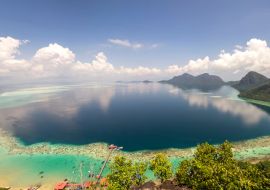 Lais Puzzle - Luftaufnahme der tropischen Insel Bohey Dulang in der Nähe von Siapdan Island, Sabah Borneo, Malaysia - 1.000 Teile