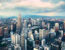 Lais Puzzle - Kuala Lumpur Stadt Skyline am Abend, Kuala Lumpur ist die Hauptstadt von Malaysia, Business District Bereich in Kuala Lumpur, Malaysia Vintage Farbton - 40, 100, 200, 500, 1.000 & 2.000 Teile