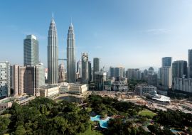 Lais Puzzle - Skyline von Kuala Lumpur und Wolkenkratzer in Malaysia. Downtown Geschäftsviertel Zentrum von Kuala Lumpur sehen Petronas Zwillingsturm in Malaysia. Asien - 1.000 Teile
