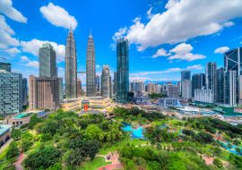 Lais Puzzle - Kuala Lumpur, Malaysia. Die Zwillingstürme und der KLCC-Park - 1.000 Teile