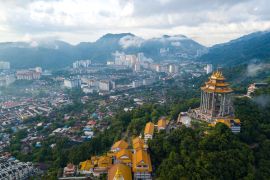 Lais Puzzle - Luftaufnahme des Kek Lok Si-Tempels auf der Insel Penang, Malaysia - 2.000 Teile