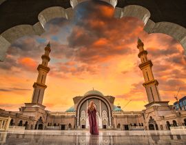 Lais Puzzle - Masjid Wilayah Persekutuan bei Sonnenuntergang in Kuala Lumpur, Malaysia - 40, 100, 200, 500, 1.000 & 2.000 Teile