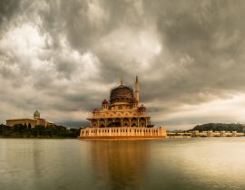 Lais Puzzle - Putrajaya, Malaysia- Die Putra Moschee, die Hauptmoschee von Putrajaya und berühmtes Wahrzeichen - 40, 100, 200, 500, 1.000 & 2.000 Teile