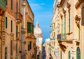 Lais Puzzle - Schöne enge Gassen der Altstadt von Valletta auf Malta - 1.000 Teile