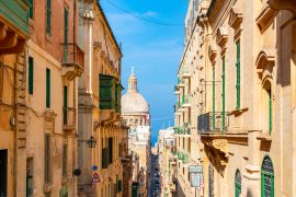 Lais Puzzle - Schöne enge Gassen der Altstadt von Valletta auf Malta - 2.000 Teile