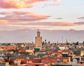 Lais Puzzle - Panoramablick auf die Medina von Marrakesch mit dem Atlasgebirge im Hintergrund, Marokko - 40, 100, 200, 500, 1.000 & 2.000 Teile