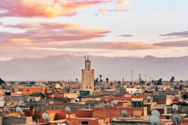 Lais Puzzle - Panoramablick auf die Medina von Marrakesch mit dem Atlasgebirge im Hintergrund, Marokko - 2.000 Teile