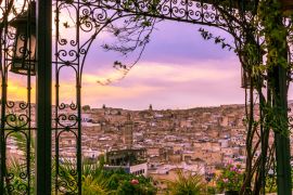Lais Puzzle - Magisches Fenster zum Sonnenuntergang in Fez, Marokko - 2.000 Teile