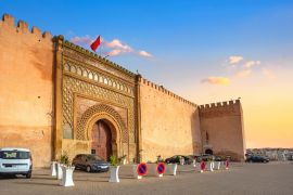 Lais Puzzle - Alte Mauern und das Tor Bab El-Mansour am El Hedim-Platz in Meknes. Marokko, Nordafrika - 2.000 Teile