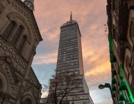Lais Puzzle - Lateinamerikanischer Turm Mexiko-Stadt bei Sonnenuntergang - 40, 100, 200, 500, 1.000 & 2.000 Teile