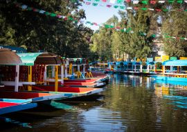 Lais Puzzle - Boote auf den Gewässern von Xochimilco in Mexiko-Stadt - 1.000 Teile