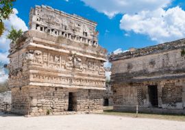 Lais Puzzle - Tempel mit kunstvollen Schnitzereien in der alten Maya-Stadt Chichen Itza in Mexiko - 1.000 Teile