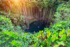 Lais Puzzle - Ik Kil Cenote im nördlichen Zentrum der Halbinsel Yucatán, Teil des archäologischen Parks Ik Kil in der Nähe von Chichen Itza - 2.000 Teile
