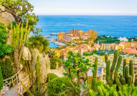 Lais Puzzle - Port de Fontvieille in Monaco vom botanischen Garten Jardin Exotique aus gesehen - 1.000 Teile