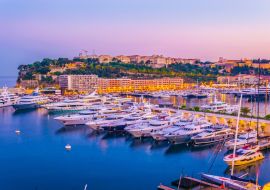 Lais Puzzle - Altstadt von Monaco mit Blick auf den Port Hercule bei Sonnenuntergang - 1.000 Teile