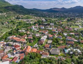 Lais Puzzle - Das Dorf Podgrad von Stari Bar aus gesehen, in der Nähe der Stadt Bar in Montenegro - 40, 100, 200, 500, 1.000 & 2.000 Teile