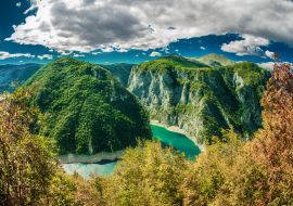 Lais Puzzle - Blick auf den Canyon des Flusses Piva und den See in Montenegro - 1.000 Teile