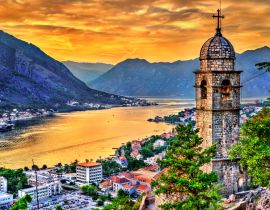 Lais Puzzle - Kirche Unserer Lieben Frau von Remedy in Kotor, Montenegro - 40, 100, 200, 500, 1.000 & 2.000 Teile