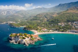 Lais Puzzle - Luftaufnahme der kleinen Insel Sveti Stefan in Montenegro - 2.000 Teile