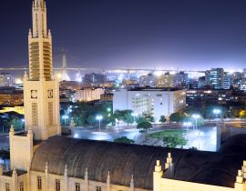 Lais Puzzle - Hoher Winkel über der Stadt Maputo bei Nacht. Mosambik - 40, 100, 200, 500, 1.000 & 2.000 Teile