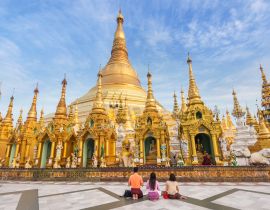Lais Puzzle - Familie burmesischen Menschen beten Respekt vor Shwedagon große goldene Pagode heiligsten buddhistischen Pagode in Rangun, Myanmar (Burma) - 40, 100, 200, 500, 1.000 & 2.000 Teile