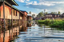 Lais Puzzle - Schwimmende Holzhäuser auf dem Inle-See in Shan, Myanmar, dem früheren Birma - 2.000 Teile