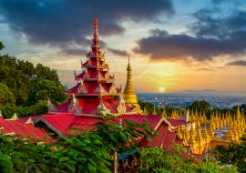 Lais Puzzle - Mandalay Hill wichtige Pilgerstätte alte Gebäude Wahrzeichen alte Architektur in Südostasien Myanmar, Mandalay, Asien - 1.000 Teile