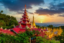 Lais Puzzle - Mandalay Hill wichtige Pilgerstätte alte Gebäude Wahrzeichen alte Architektur in Südostasien Myanmar, Mandalay, Asien - 2.000 Teile