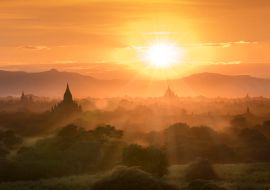 Lais Puzzle - Sonnenuntergang Landschaft Blick mit Silhouetten der alten Bagan-Tempel, in Bagan Archaeological Zone Bagan Mandalay Myanmar (Burma) - 1.000 Teile