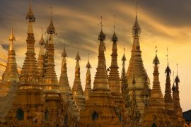 Lais Puzzle - Gruppe von goldenen Stupas an der Shwedagon-Pagode in Yangoon, Myanmar (Burma) - 2.000 Teile