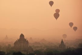 Lais Puzzle - Heißluftballon bei Sonnenaufgang in Bagan, Myanmar - 2.000 Teile