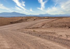 Lais Puzzle - Schotterstraße und schöne Landschaft in Namibia - 1.000 Teile